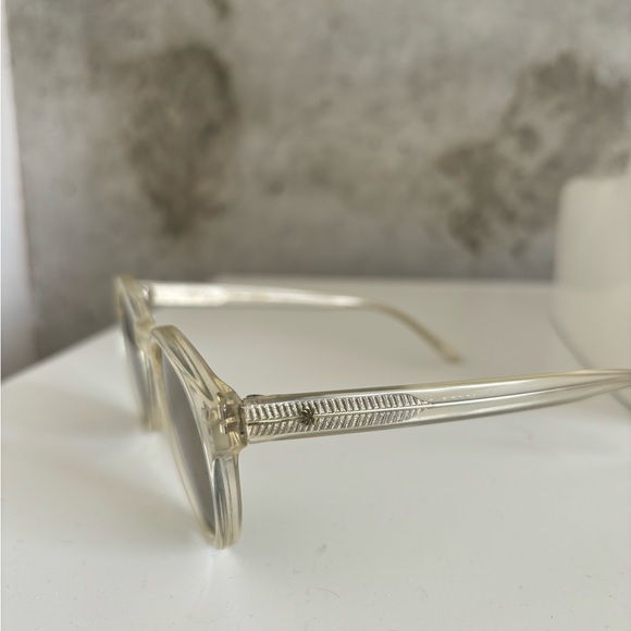 The Shake Appeal in Polarized Crystal - Picture 4 of 5